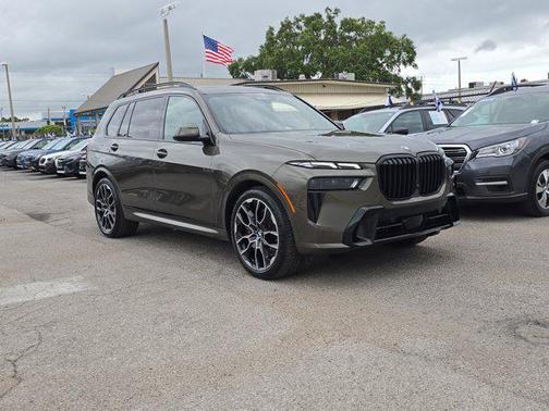 2025 BMW X7 xDrive40i