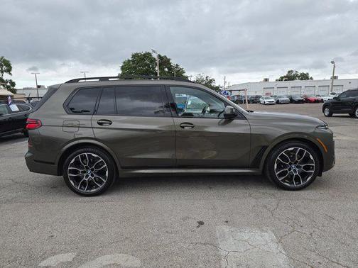 2025 BMW X7 xDrive40i