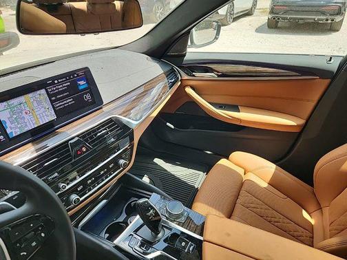 Alpine White 2023 BMW 530 i