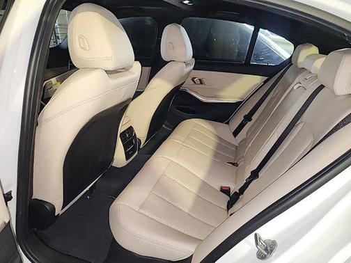 Alpine White 2025 BMW 330 330i