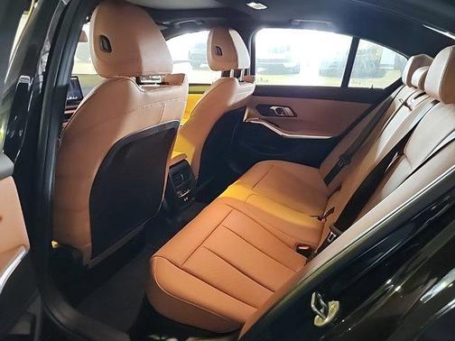 2025 BMW 330 330i