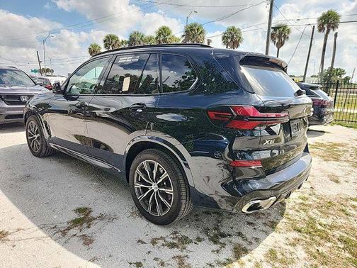 Carbon Black Metallic 2026 BMW X5 sDrive40i
