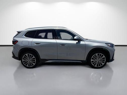 Space Silver Metallic 2026 BMW X1 xDrive28i