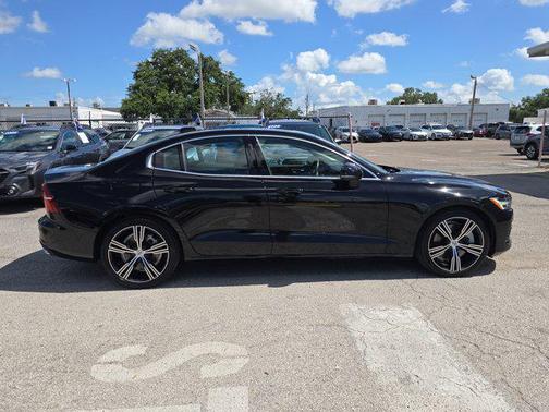 2022 Volvo S60 Recharge Plug-In Hybrid T8 Inscription