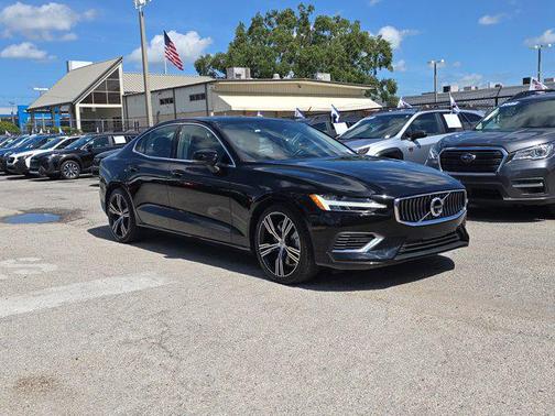 2022 Volvo S60 Recharge Plug-In Hybrid T8 Inscription