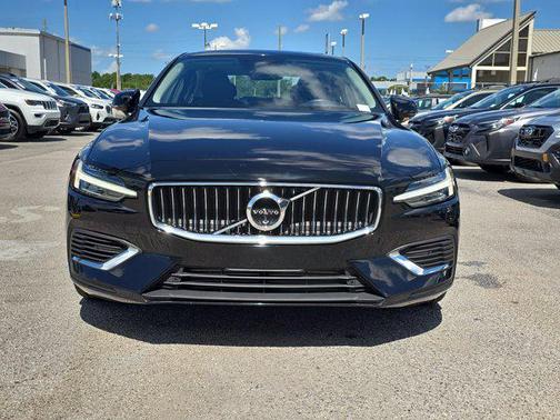 2022 Volvo S60 Recharge Plug-In Hybrid T8 Inscription