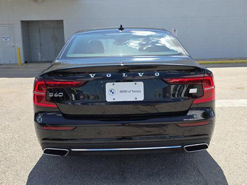 2022 Volvo S60 Recharge Plug-In Hybrid T8 Inscription