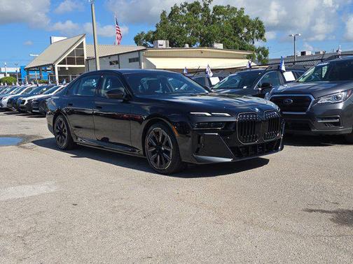2025 BMW 750e i xDrive