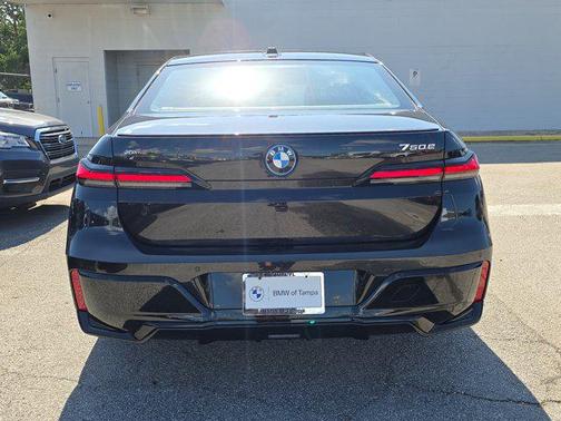 2025 BMW 750e i xDrive