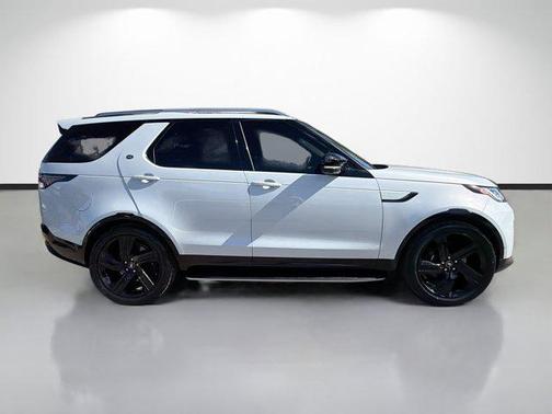 2023 Land Rover Discovery P360 Metropolitan Edition