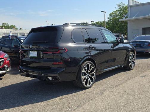 2025 BMW X7 xDrive40i