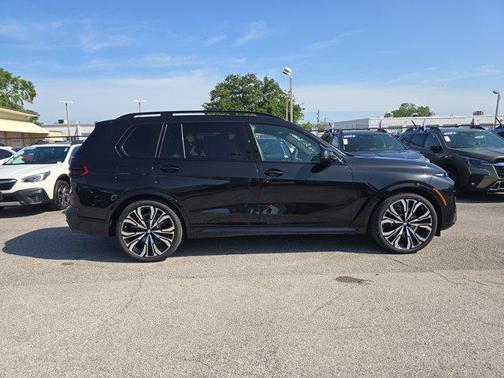 2025 BMW X7 xDrive40i