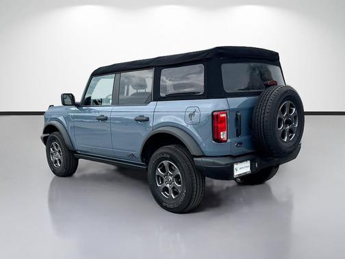 Azure Gray Metallic Tri-Coat 2023 Ford Bronco Black Diamond