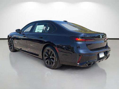 Carbon Black Metallic 2026 BMW 760 xDrive