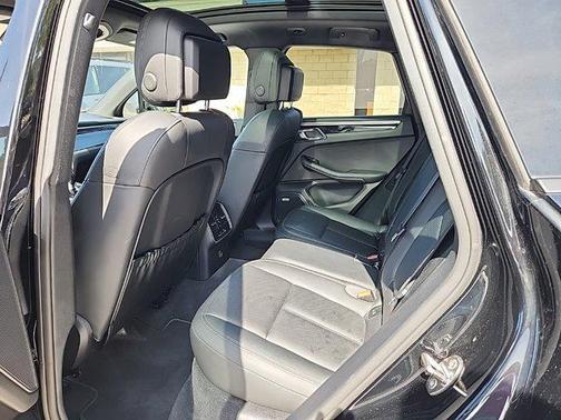 2019 Porsche Macan Base
