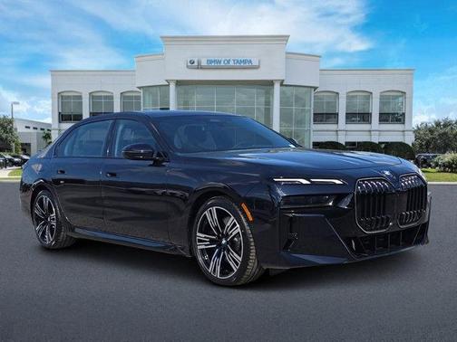 2025 BMW 740 i