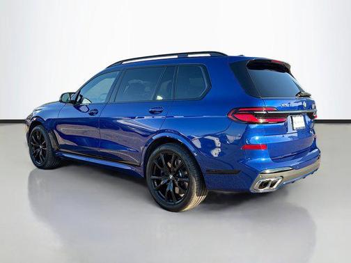 2025 BMW X7 M60i