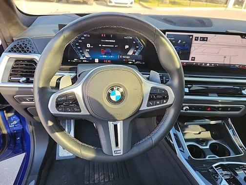 2025 BMW X7 M60i