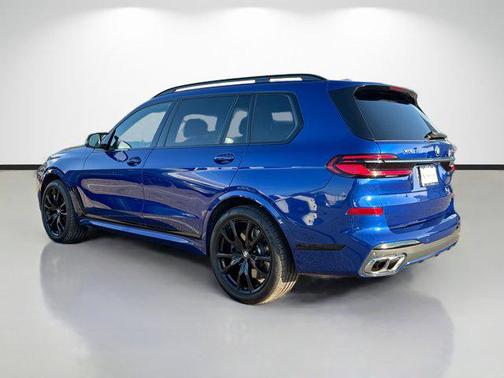 2025 BMW X7 M60i