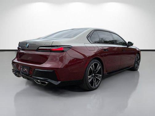 Aventurin Red Metallic 2023 BMW 760 i xDrive