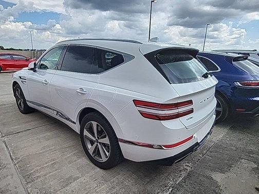 Uyuni White 2021 Genesis GV80 2.5T