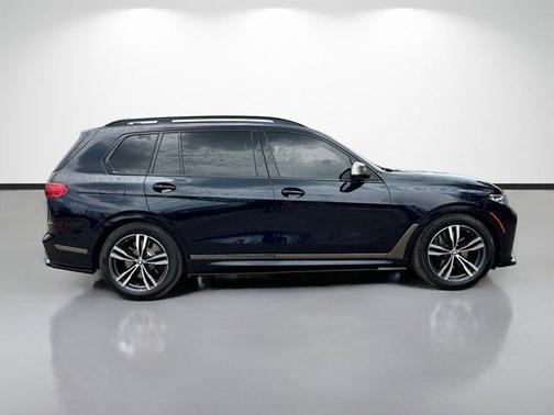 Carbon Black Metallic 2022 BMW X7 M50i