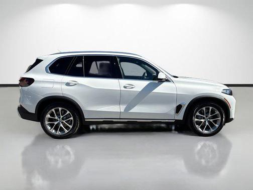 Alpine White 2026 BMW X5 sDrive40i