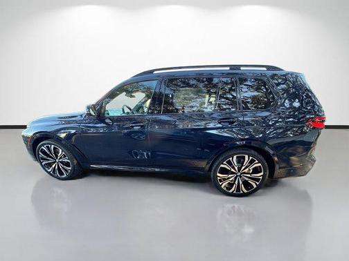 2026 BMW X7 M60i