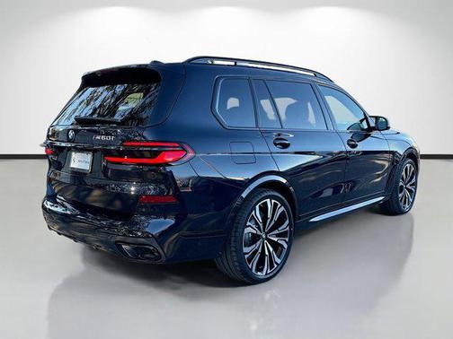 2026 BMW X7 M60i