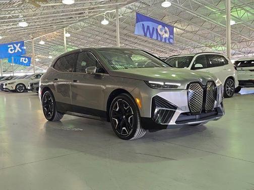 2025 BMW iX xDrive50