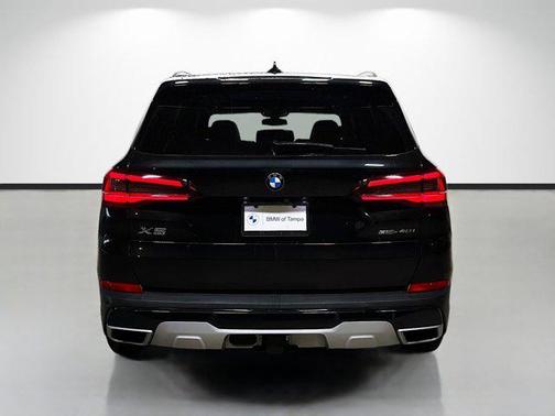 Black Sapphire Metallic 2021 BMW X5 sDrive40i
