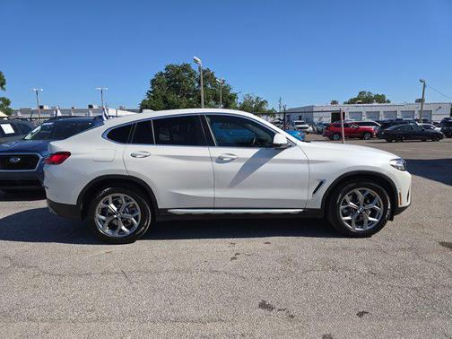 2023 BMW X4 xDrive30i