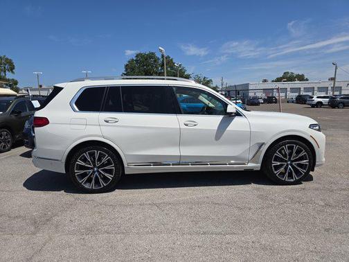 2022 BMW X7 xDrive40i