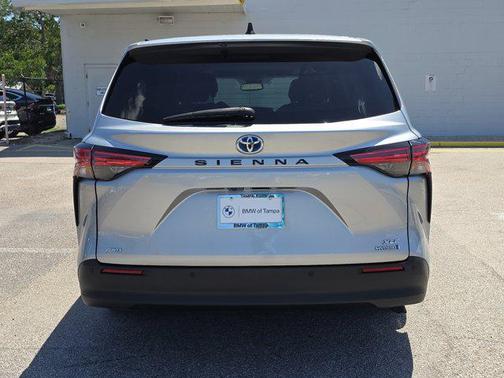 2021 Toyota Sienna XLE 7 Passenger