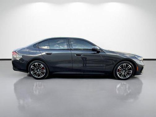 Dark Graphite Metallic 2024 BMW 530 530i