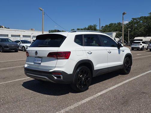 2024 Volkswagen Taos 1.5T SE