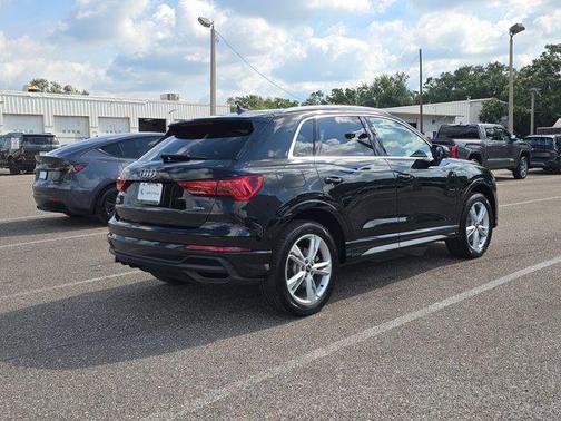 2024 Audi Q3 Premium 45 TFSI S line quattro Tiptronic