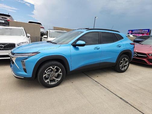 Marina Blue Metallic 2025 Chevrolet Trax LT