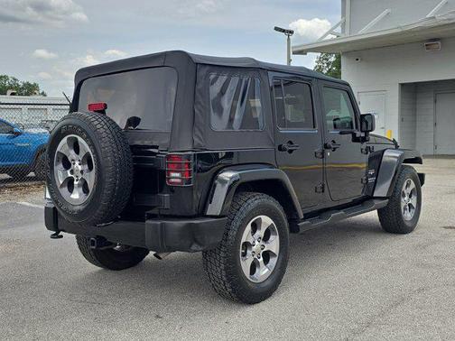 2016 Jeep Wrangler Unlimited Sahara