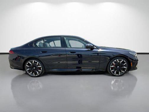 Carbon Black Metallic 2027 BMW 530 i
