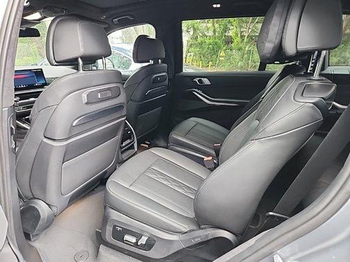 2024 BMW X7 M60i