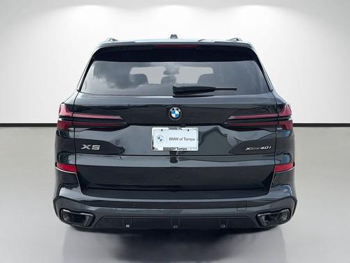 Black Sapphire Metallic 2024 BMW X5 xDrive40i