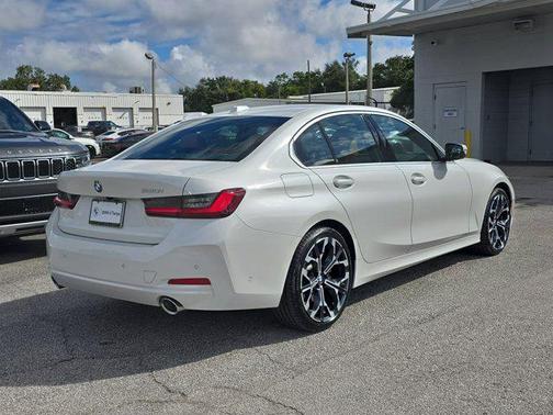 2025 BMW 330 i