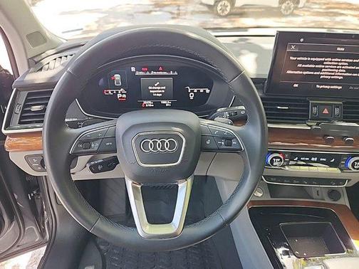 Daytona Gray Pearl Effect 2023 Audi Q5 45 S line Prestige