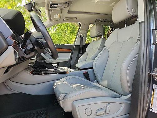 Daytona Gray Pearl Effect 2023 Audi Q5 45 S line Prestige