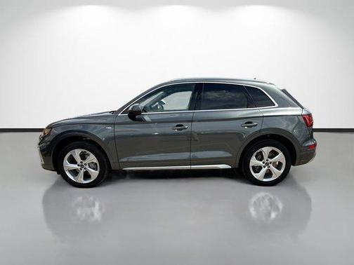 Daytona Gray Pearl Effect 2023 Audi Q5 45 S line Prestige