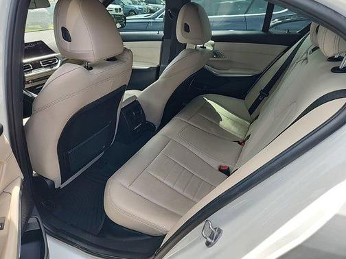 2021 BMW 330 xDrive