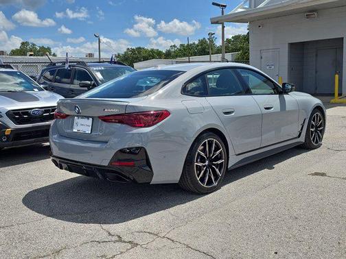 2025 BMW M440 i