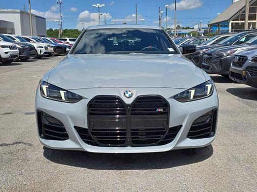 2025 BMW M440 i