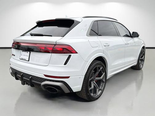 Glacier White Metallic 2025 Audi RS Q8 4.0T